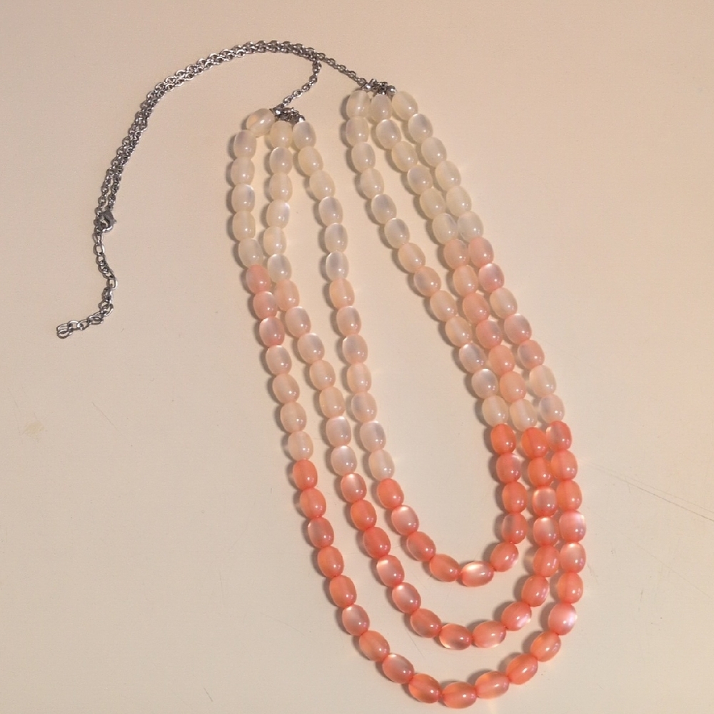 Silver Chain Triple Strand Peach Ombre Beaded Costume Necklace‎